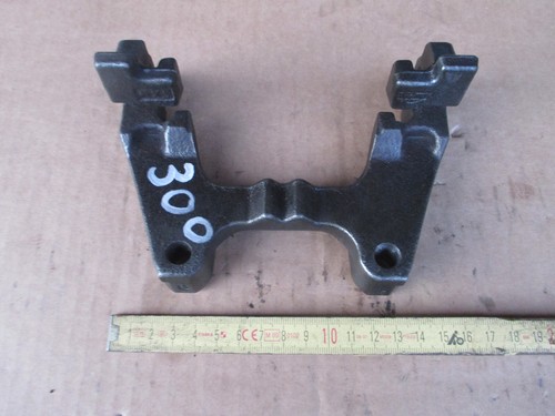 1 x Org.  ATE BREMSSATTEL-TRÄGER HALTER HA  VW Golf 7 Passat 8B Audi A3 8V D 300