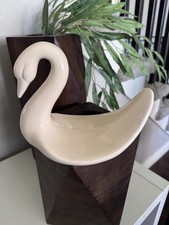 Vintage Nova Swan Ceramic Cloth Towel Soap Holder Cream Off White Washcloth