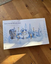 Trendmasters 1997 Christmas Magic Winter Wonderland Musical Ice Skating Carnival