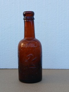 Old Pictorial Holliday &Co North Shields Brown Glass Beer Bottle