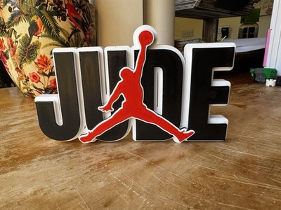 Personalisiertes Nike Jordan Schild| Freistehend / Wandmontage | Individualisierung.