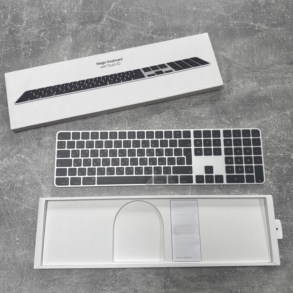 UKRAINIAN APPLE MAGIC KEYBOARD W/ NUMERIC KEYPAD TOUCH ID BLACK MMMR3UA/A A2520 - Image 4 of 4