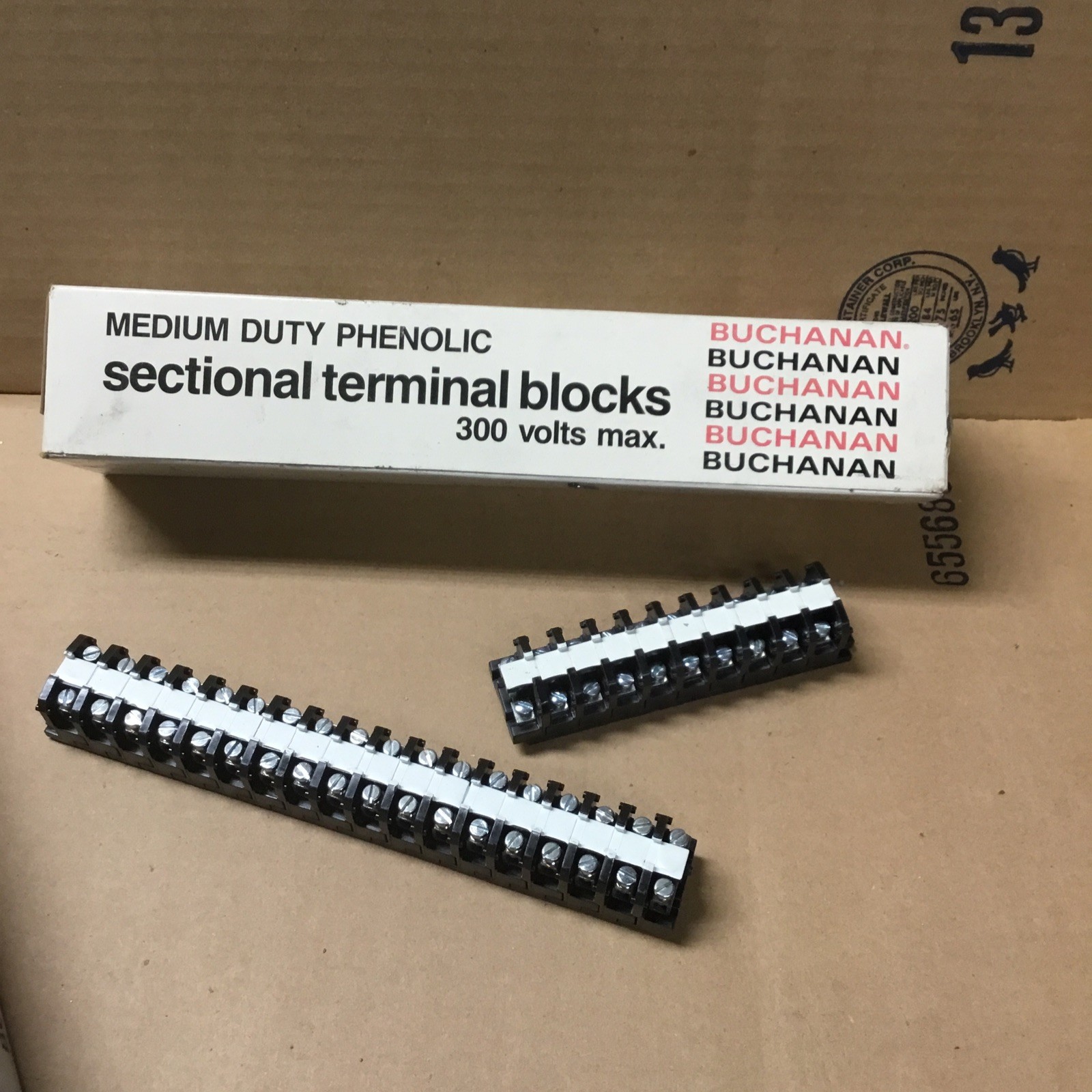 New Buchanan 521 Medium Duty Sectional Terminal Blocks - Box of 100