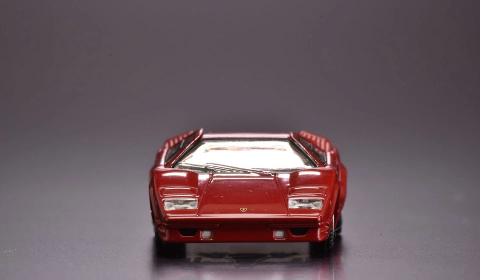 Lamborghini Countach, escala 1:64 de Tomytec (Tomica Limited Vintage) Foto 2 de 4