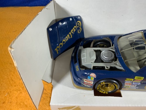 C9-59 THE EASTWOOD CO. #00 - 1995 CHEVY LUMINA - BROKEN HOOD, WINDOW & SPOILER - Picture 6 of 12