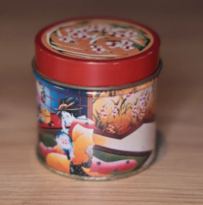 alte kleine Blechdose Avon Meadow Morn asiatisch *** Dachbodenfund leer - Bild 1 von 4