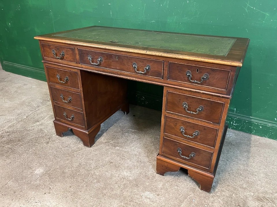 Vintage 8 Drawer Twin Double Pedestal Desk - Image 3 of 4
