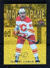 2021-22 Upper Deck Fleer Ultra Gold Speckled Rainbow Foil Andrew Mangiapane 11mg