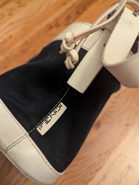 Bolso Fendi de gamuza y cuero con cordón color blanco y negro vintage Foto 4 de 4