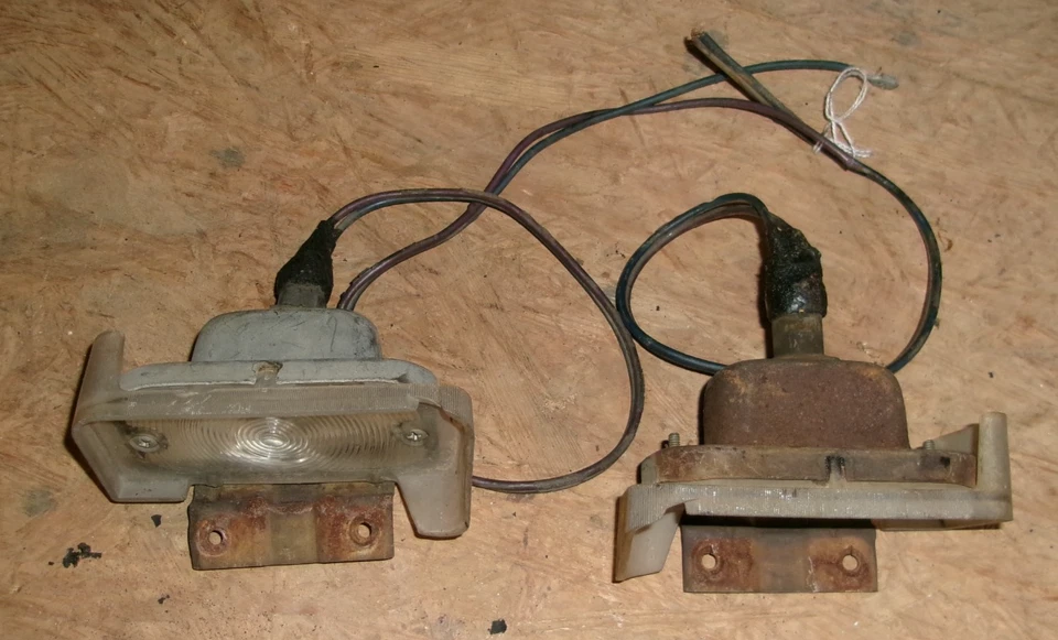 Par de conjuntos de luces de estacionamiento Pontiac Lemans/Tempest 1966-67 OEM original GM Foto 3 de 4