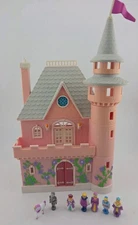 Enchanted Castle My Pretty Dollhouse  Galoob 1995  7 Figures 