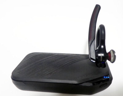 Headset Poly Voyager V5200 HP Plantronics Bluetooth + USB + Ladestation