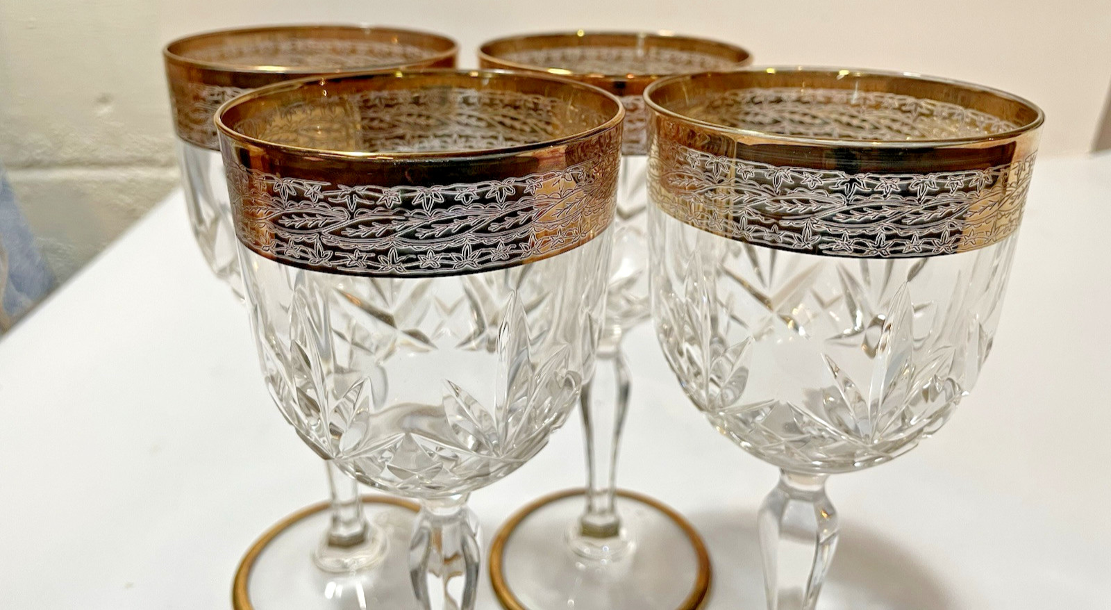 Set 4 Vintage Royal Crystal Rock RCR Gold Trimmed Stemmed 7" WINE/Water  Glasses