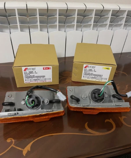 套装 左角和右角灯旋转信号 ISUZU TROOPER 1987 - 1991 8-94424044-1 — 第 2/4 张图片