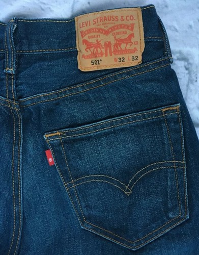 Levis 501 W32 L32 Button Fly Blank Red 