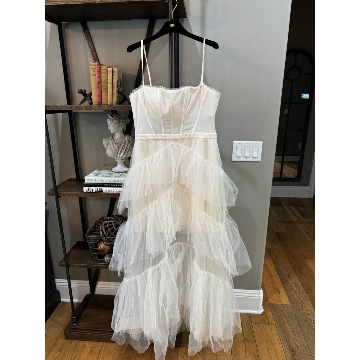 BCBGMAXAZRIA Oly Tiered Ruffle Tulle Evening Gown Gardenia
