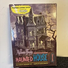 THE ADAMS FAMILY HAUNTED HOUSE GLOWS IN THE DARK POLAR LIGHTS  SEALED INSIDE