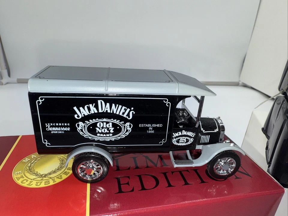 Matchbox Yesteryear YY039/SF-M Ford Model TT Jack Daniel's 1:43 Diecast Truck-k - Image 3 of 4