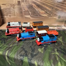 Trackmaster Thomas Motorized Train Lot of 4 Engines Cars All Working.