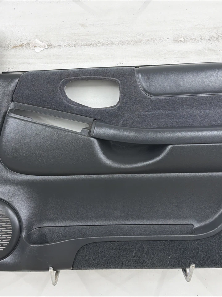 98-04 Chevy Blazer Jimmy S-10 GMC Sonoma Front Passenger Door Panel Power OEM - Image 3 of 4