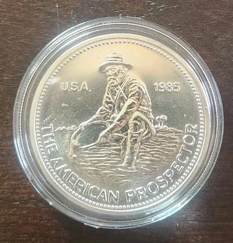 Vintage 1985 Engelhard Prospector 1 oz. .999 Fine Silver Round in Capsule