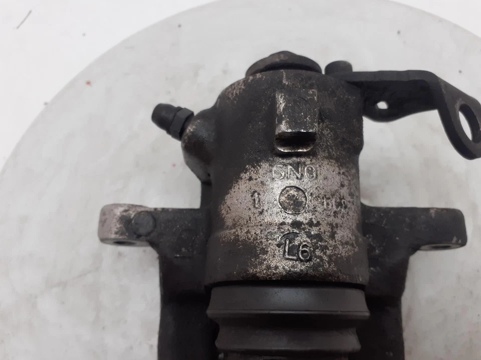 Pinza de freno trasera derecha VOLKSWAGEN POLO 2014-2018 1,0 L CHZC O/S Foto 3 de 4