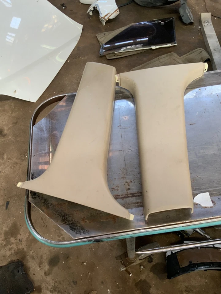 Cubierta inferior pilar B lado izquierdo derecho Lexus LS400 1995-2000 OEM 62414-50042 Foto 2 de 4