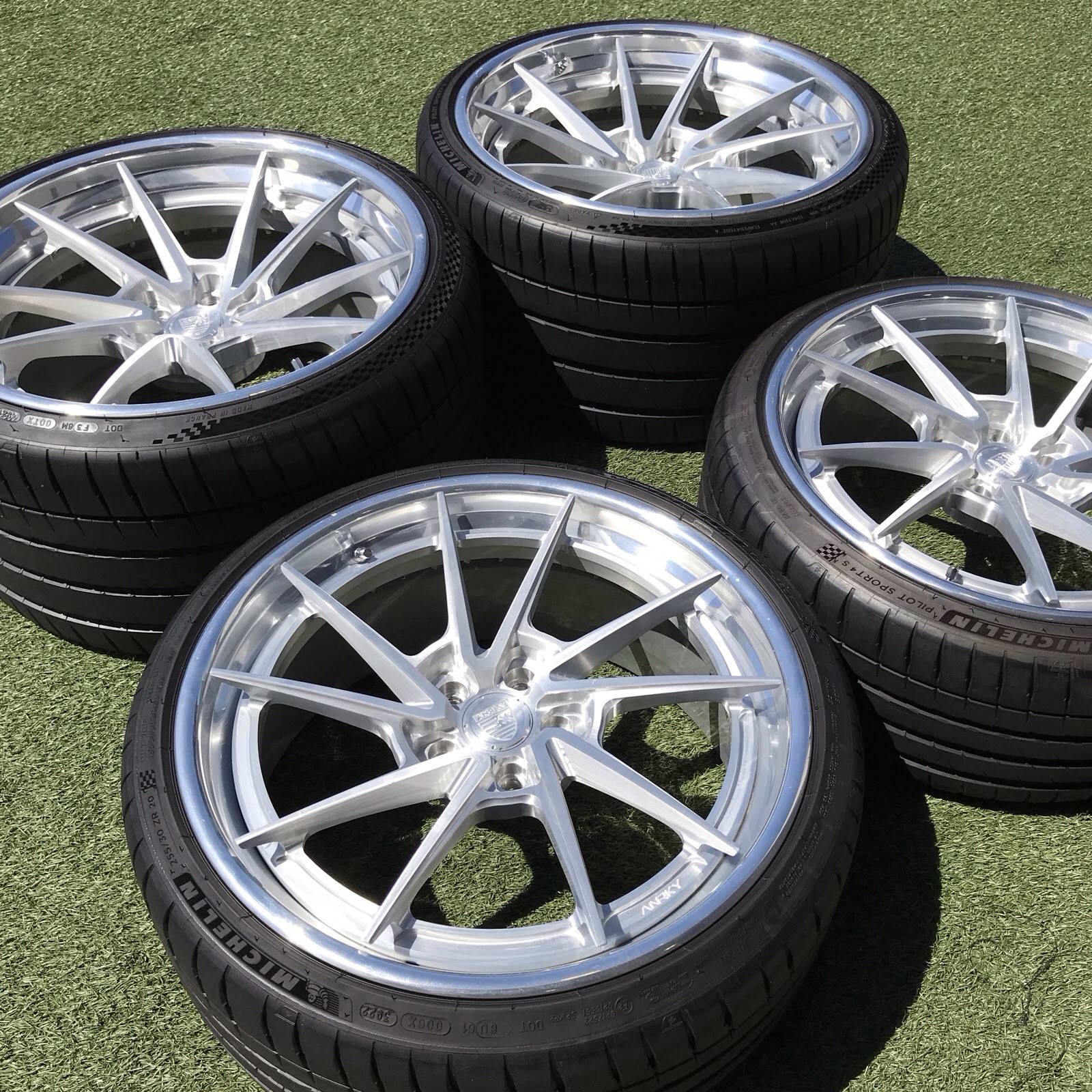 Mercedes-Benz SLR McLaren 2020-2021 Front Wheel