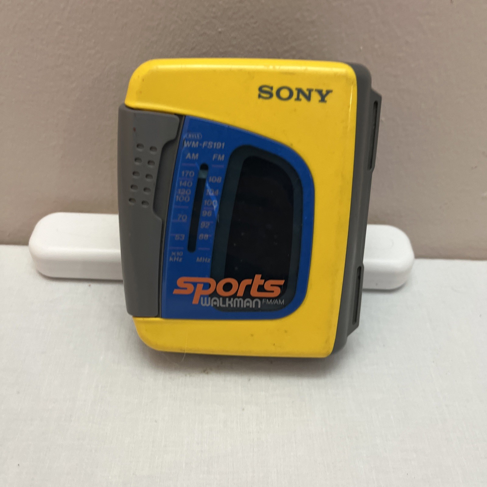 Sony Sports Walkman AM/FM/ Cassette Model WM-FS191 ( For Parts)