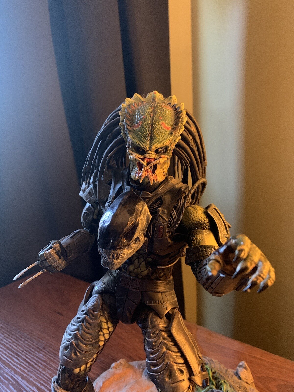 Dead Alien skull stand 1/6 Hot Toys “Broken Tusk” (Dachande) Predator