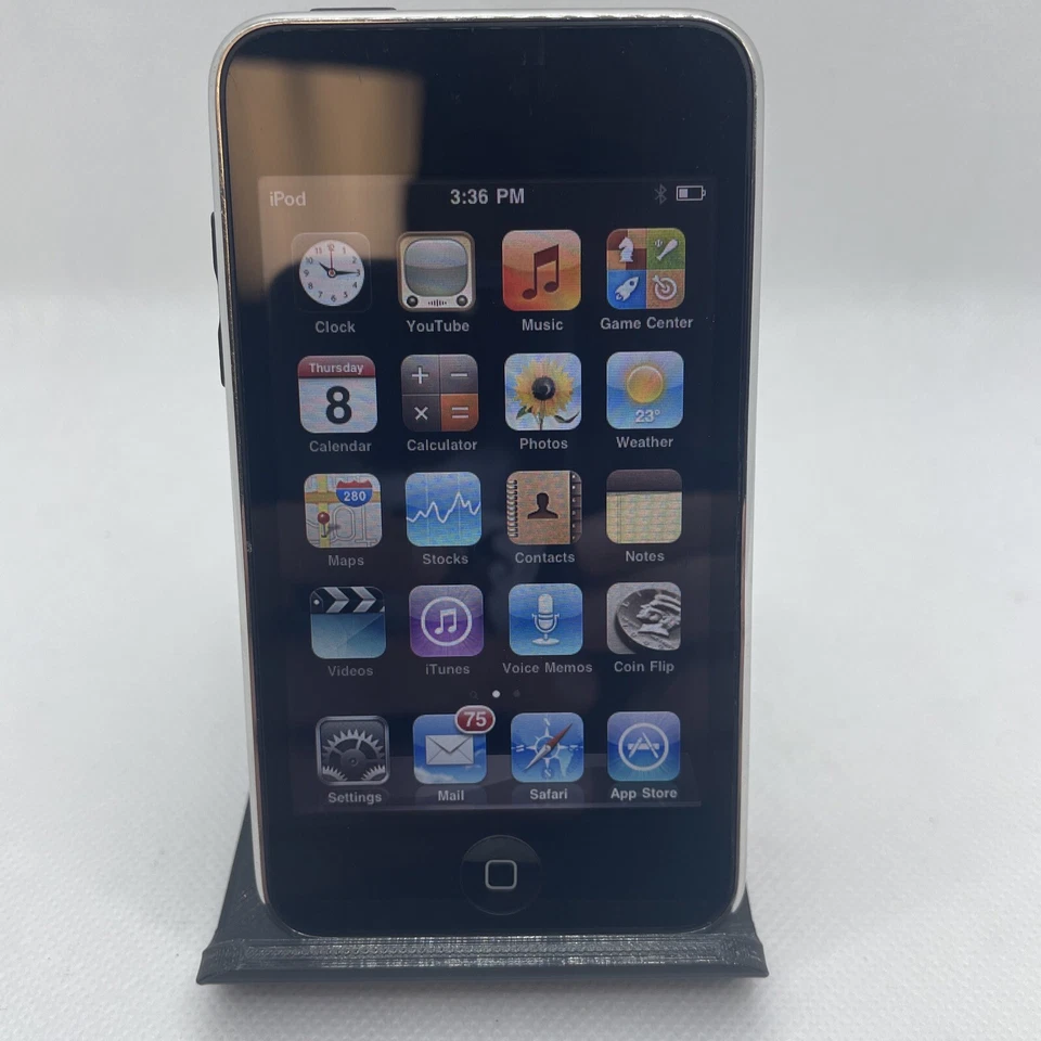 Apple iPod Touch 2nd Generation A1288 8GB - (MC086C) Tested - Image 2 of 4