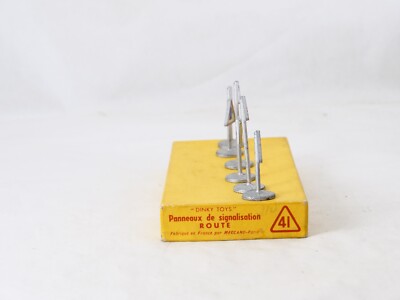 Coffret Dinky Toys N°41 Et 40 – Panneaux De Signalisation Routière Et Ville, échelle 1/43
