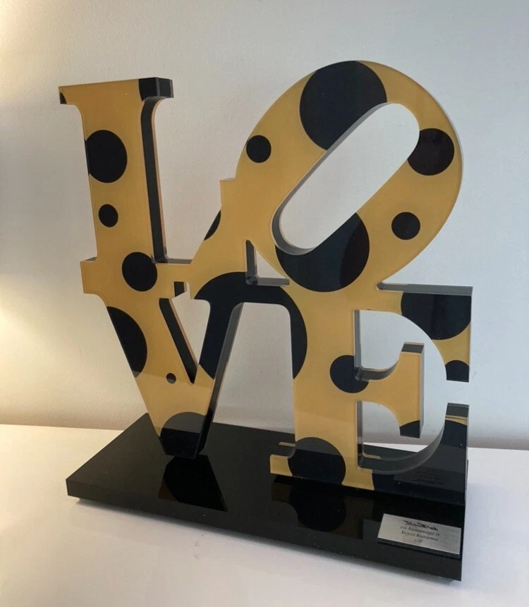 Brain Roy : Hommage à Yayoi Kusama en verre acrylique avec COA. - Photo 1/4