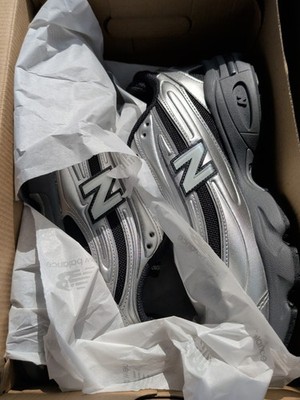 NIB New Balance 1000 US 10 Men's Black/Silver Metallic Retro Runner M1000EGR