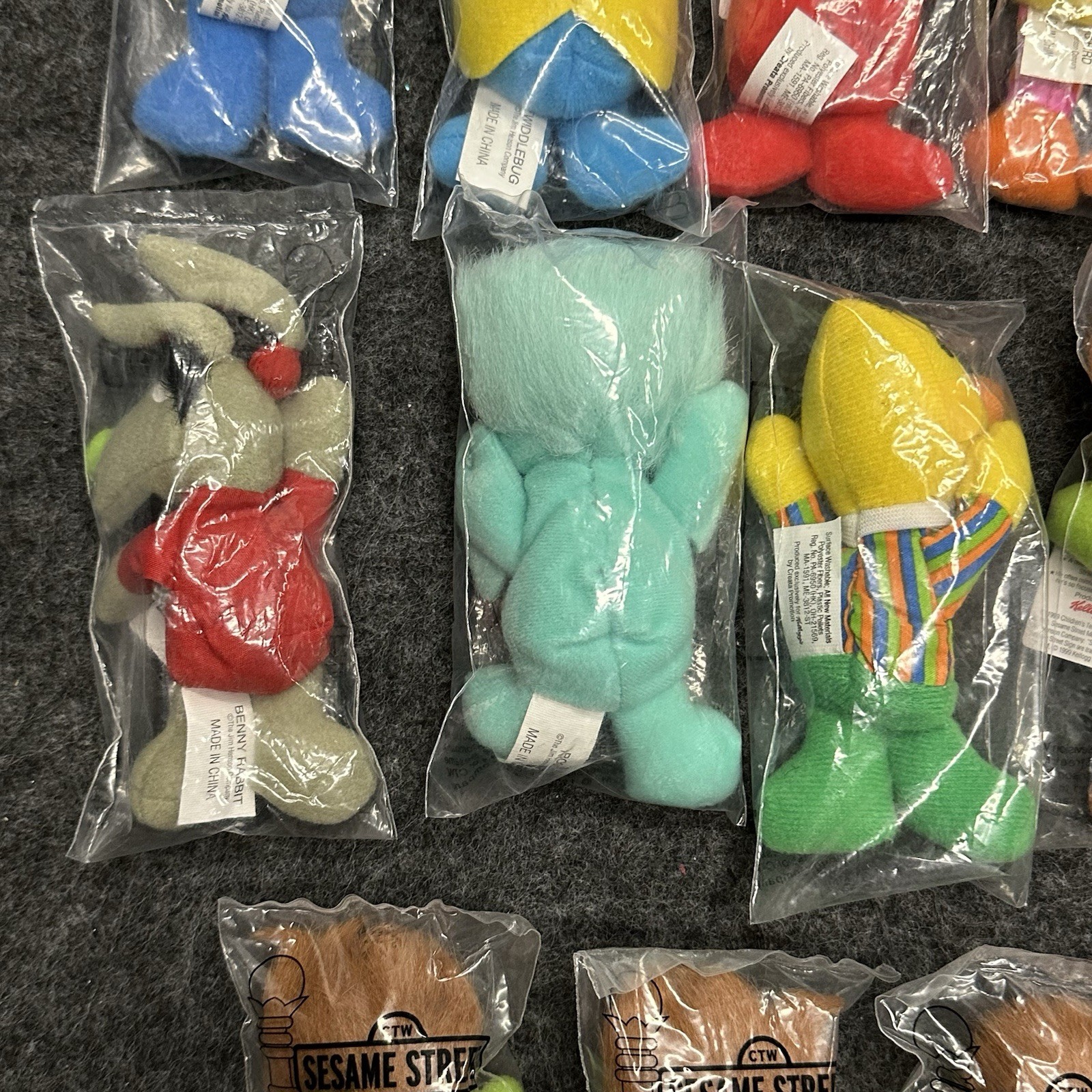 The Sesame Street Mini Beans 4" Kellogg's ALL 17 NEW IN PACKAGE!!