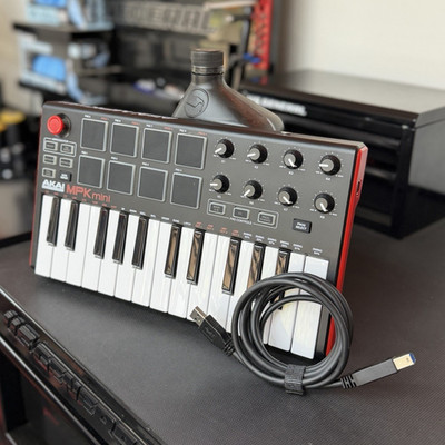 Akai Professional MPK Mini MK2 25-Key USB MIDI Keyboard Controller + Cable