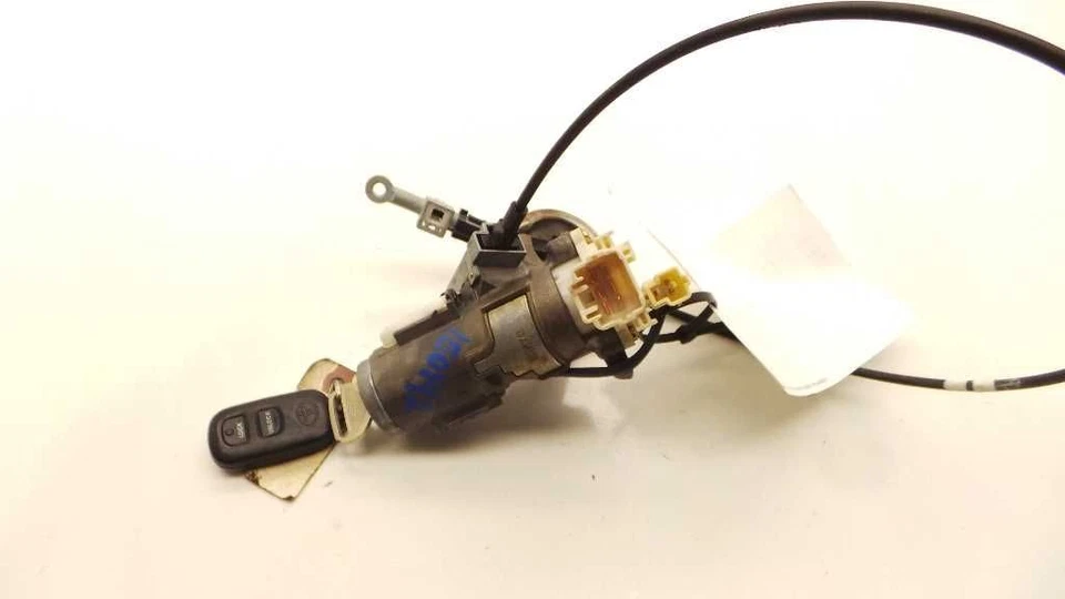 03-08 TOYOTA COROLLA IGNITION SWITCH WITH KEY - Image 4 of 4