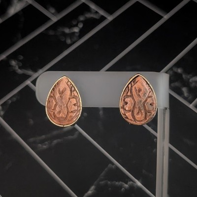 Vintage Clip On Earrings 7/8'' Carved Tan Teardrop Shape Statement Unusual