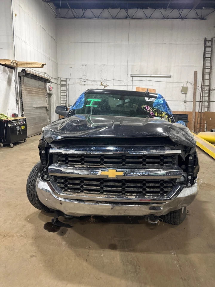 Conjunto de filtro de aire usado se adapta a: camioneta Chevrolet Silverado 1500 2018 grado A Foto 3 de 4