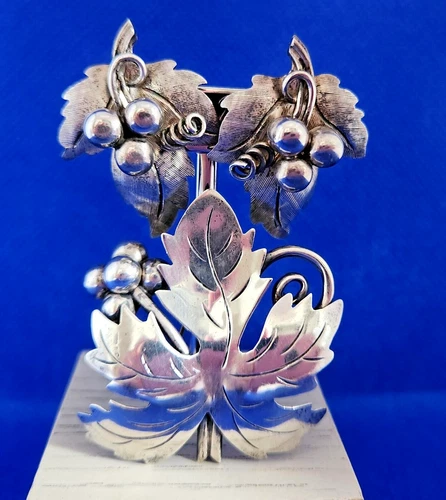 1940-50-S TAXCO MEXICO 925 STERLING SIGNED VINTAGE GRAPE BROOCH AND EAR RINGS