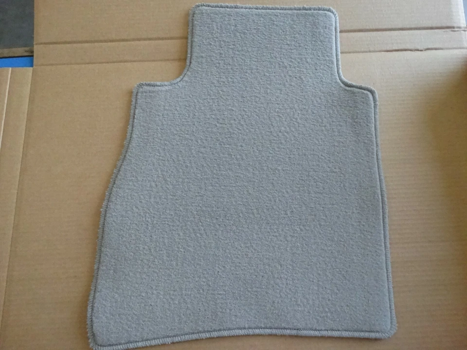 New OEM Nissan Sentra Grey Carpeted Floor Mats 2013-2020 999E2-L2001 4 piece Foto 3 de 4