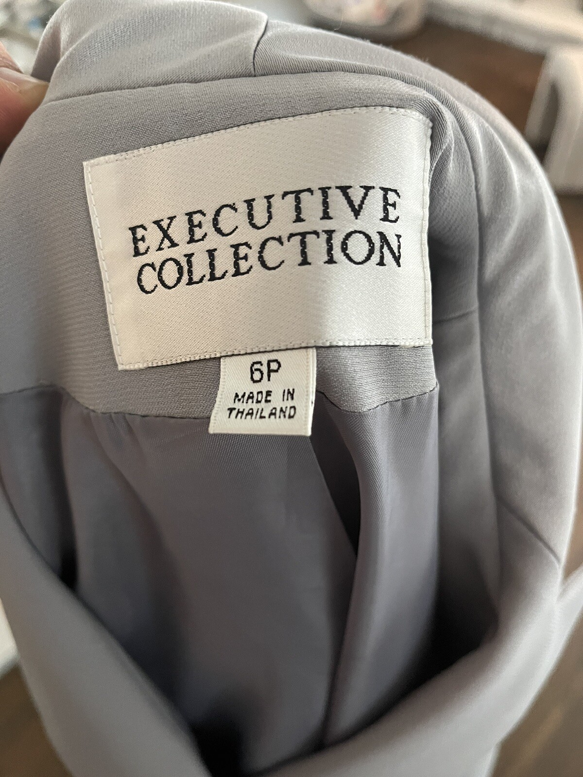 Executive Collection Women’s Lined Gray Blazer si… - image 3