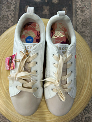 Roxy Women s Low Top Lace-Up Sneakers White/Beige Logo Lace Accents