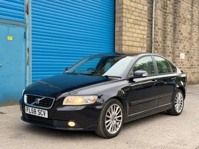 2008 Volvo S40 D5 SE Lux 4dr SALOON Diesel Manual - Image 1 of 4