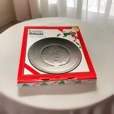 Set of 4 Les Verreries De Saint Gobain Duralex Noel Christmas Dessert Plates 8"