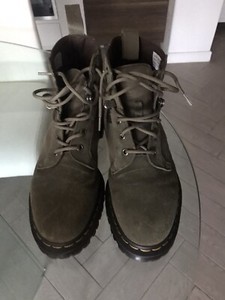 Collezione scarpe uomo “dr martens greasy”: prezzi, sconti | Drezzy