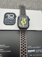 Apple Watch Series 11 42mm GPS + Cellular 64GB natural titanium, new Nike band