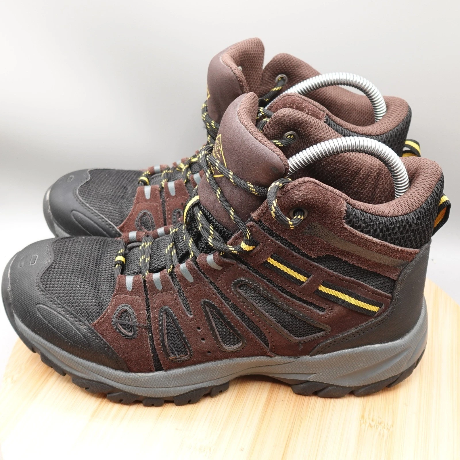 St. John's Bay Boots Mens 8.5 Brown Hiking Boots Camping Outdoors 625-0503
Opens in a new window or