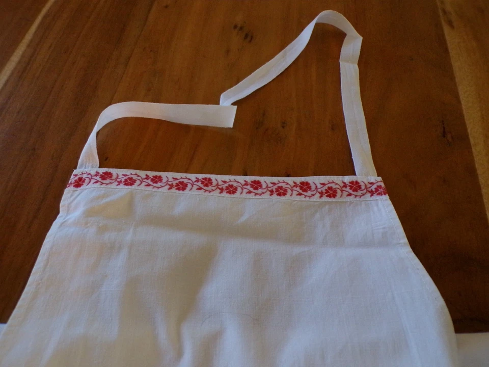 Ancien Tablier coton blanc avec galons rouges et blancs - Photo 4/4