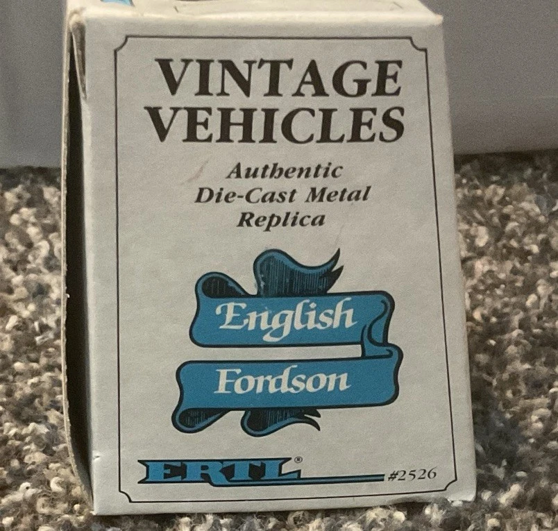 Ertl English Fordson Tractor Vintage Vehicles Diecast 1:43 - Image 3 of 4